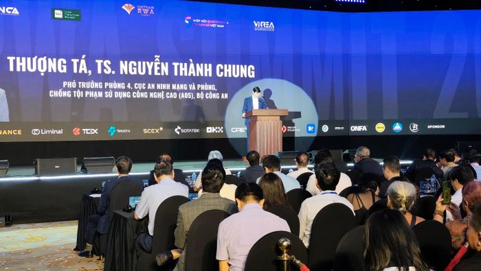 Thượng tá, Tiến sĩ Nguyễn Thành Chung cho biết lĩnh vực tài sản mã hóa sẽ tiếp tục là mục tiêu tấn công ưa thích của tội phạm mạng trong thời gian tới, với mục đích cuối cùng là chiếm đoạt tài sản. Ảnh: Bảo Bình