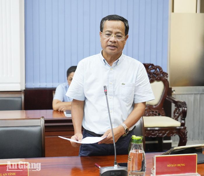 Đại diện Sở Xây dựng tỉnh An Giang phát biểu ý kiến tại buổi làm việc. Ảnh: THỤY DU