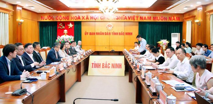 Quang cảnh buổi làm việc
