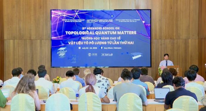 Quang cảnh Trường học nâng cao về vật liệu tô pô lượng tử lần thứ hai. Ảnh: Nhật Trường