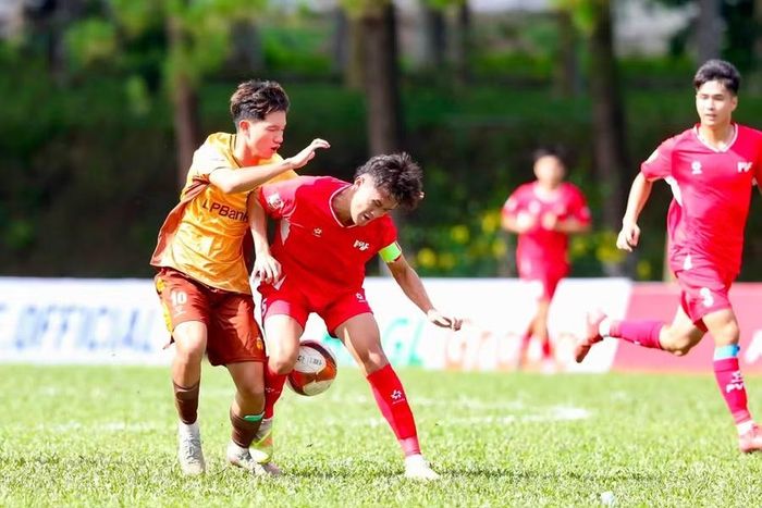 2 đội đã chơi đầy nỗ lực nhưng không có thêm bàn thắng nào được ghi. Ảnh: Hoàng Tùng