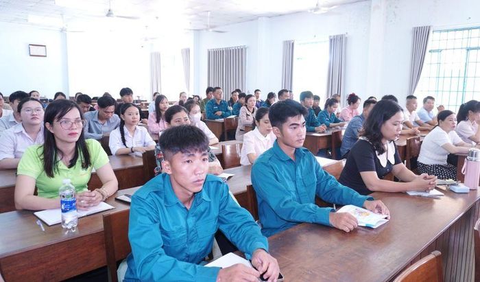 Các học viên tham gia lớp bồi dưỡng.