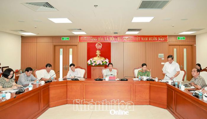 Quang cảnh buổi làm việc.