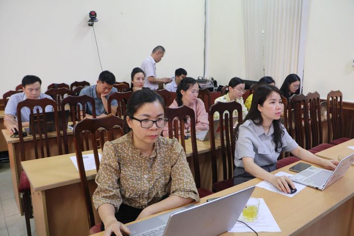 Các đại biểu dự hội nghị