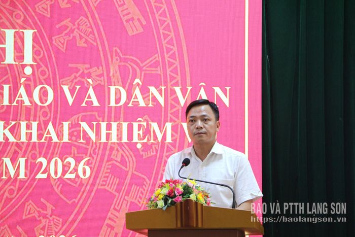 Lãnh đạo Ban Tuyên giáo và Dân vận Tỉnh ủy trình bày báo cáo kết quả công tác tuyên giáo, dân vận 6 tháng đầu năm