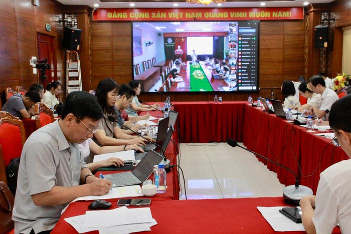 Hội nghị được trực tuyến đến các điểm cầu bệnh viện, trung tâm y tế khu vực, đơn vị trực thuộc Sở Y tế