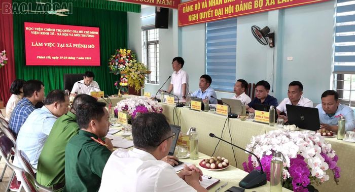 Quang cảnh buổi làm việc.