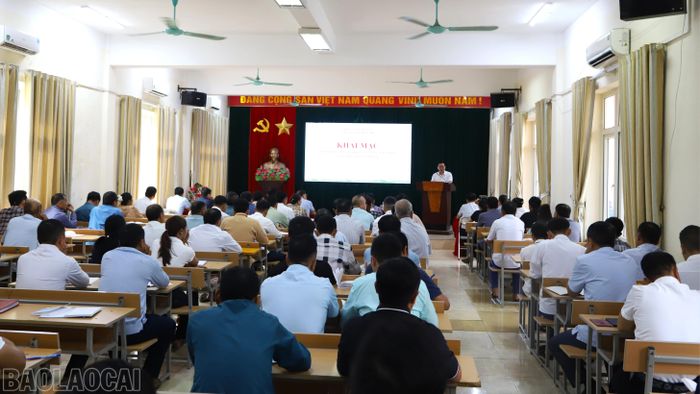Quang cảnh lớp bồi dưỡng.