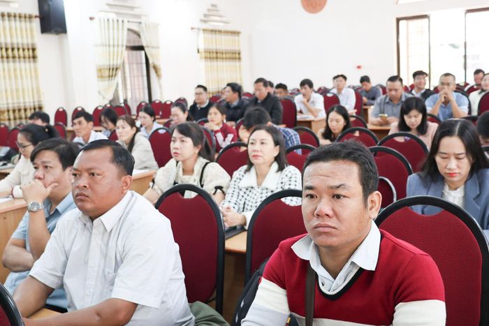 Cán bộ, công chức, viên chức các xã, phường, đặc khu trong tỉnh tham gia tập huấn công tác quản lý nhà nước về dân tộc, tôn giáo