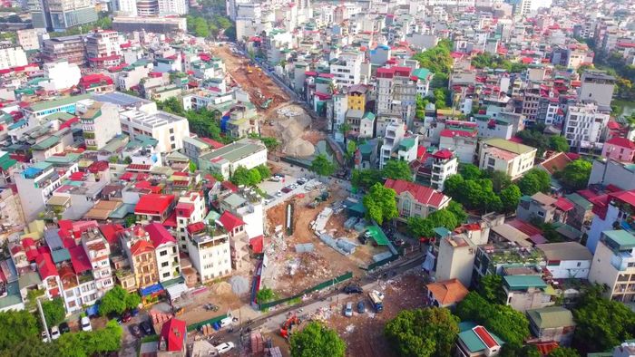 Đoạn qua phường Thanh Xuân, từ nút giao Ngụy Như Kon Tum đến đường Nguyễn Trãi đang được thi công khẩn cấp.