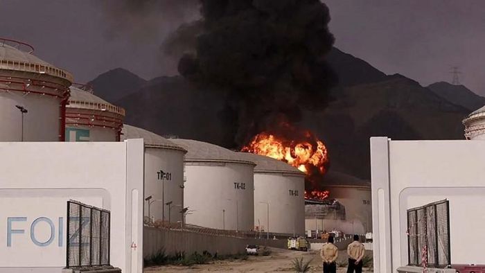 Khu công nghiệp dầu khí Fujairah (FOIZ) bị tấn công bởi UAV.