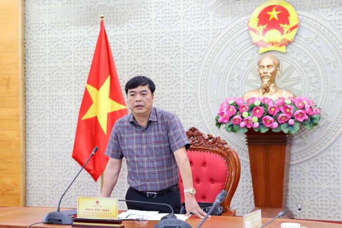 Đồng chí Đặng Đức Hiệp, Ủy viên Ban Thường vụ Tỉnh ủy, Phó Trưởng đoàn chuyên trách Đoàn ĐBQH tỉnh Lâm Đồng phát biểu kết luận