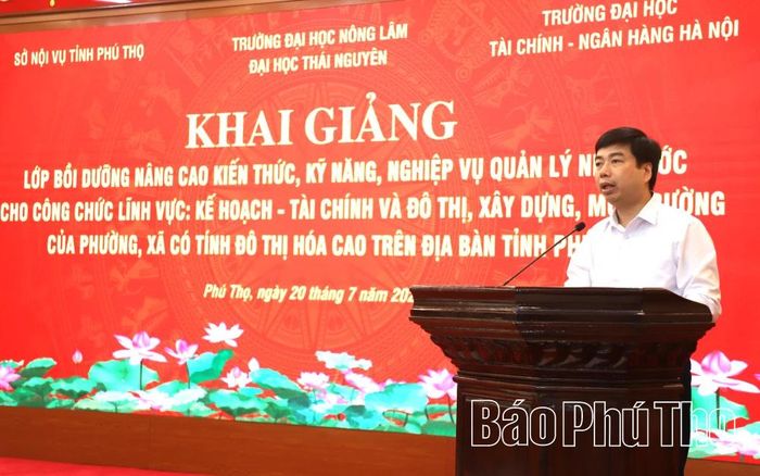 Tiến sĩ Nguyễn Thanh Hải - Giám đốc Trung tâm Môi trường và Tài nguyên miền núi (Trường Đại học Nông Lâm Thái Nguyên) phát biểu tại lễ khai giảng lớp bồi dưỡng.