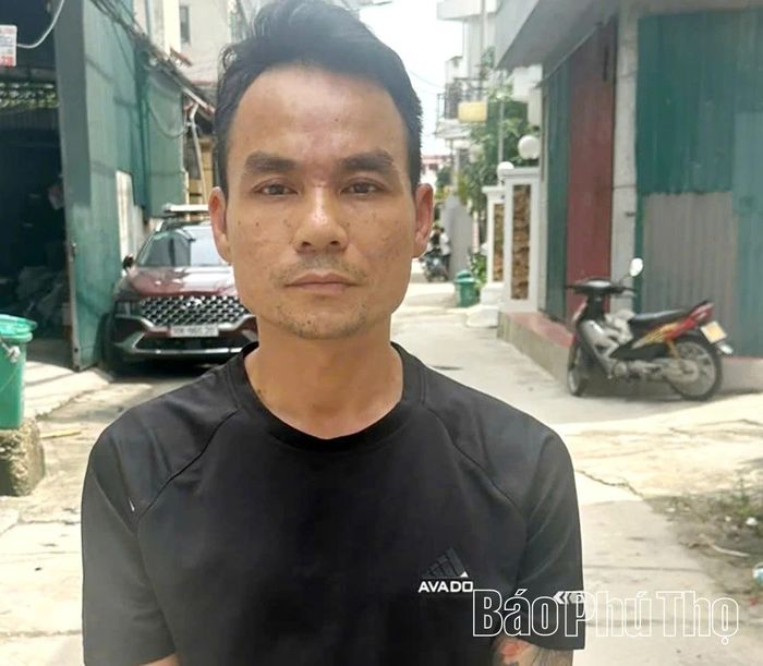 Đối tượng Lê Văn Thường (sinh năm 1991, trú tại xã Vĩnh Hưng) trong vụ án đánh bạc trên không gian mạng.