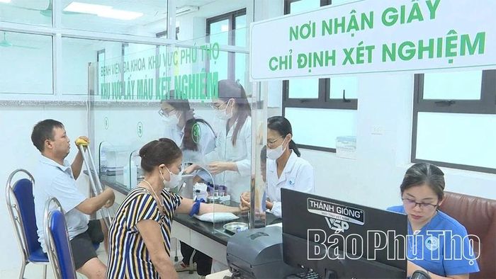 Người có công được khám bệnh và tư vấn sức khỏe miễn phí.