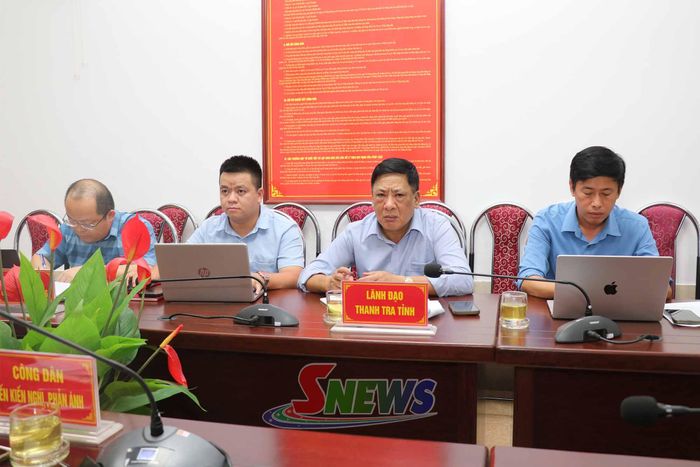 Các đại biểu tham dự cuộc tiếp công dân định kỳ.
