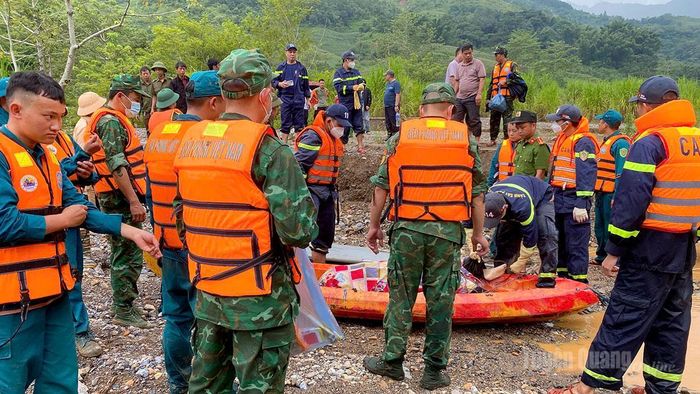 Tìm thấy 2 nạn nhân mất tích trên sông Nho Quế.