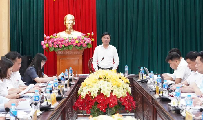 Các đại biểu dự buổi làm việc.