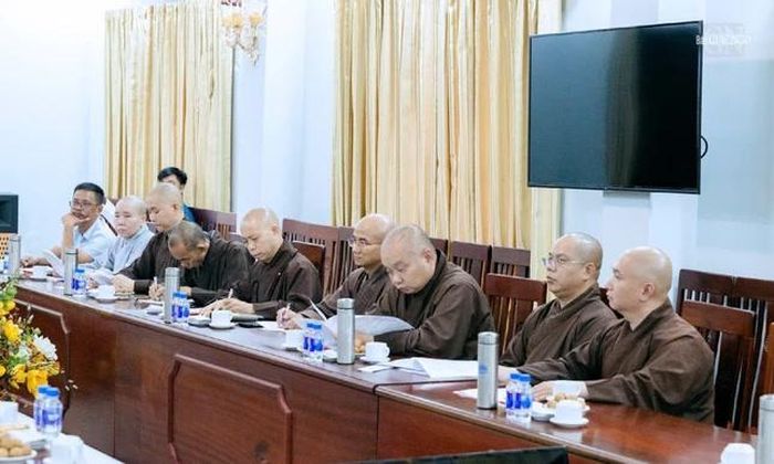 Chư tôn đức Ban Trị sự GHPGVN TP.HCM và Hội đồng điều hành học viện tham dự