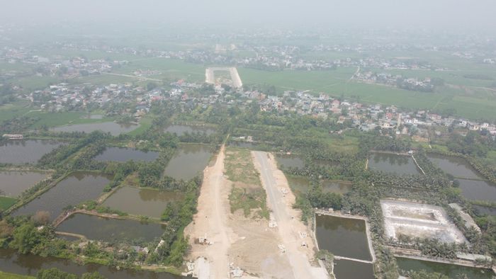 Hiện, chính quyền địa phương đang nỗ lực giải phóng mặt bằng để sớm bàn giao cho chủ đầu tư.