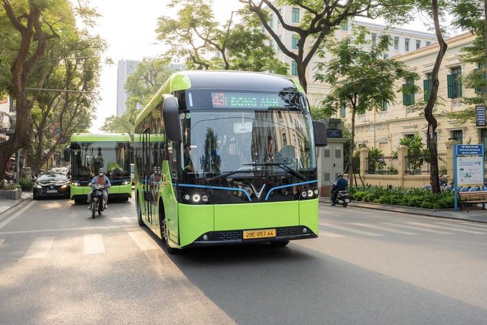 Theo Kế hoạch, một trong những nhiệm vụ trọng tâm là phát triển mạnh hệ thống vận tải hành khách công cộng, ưu tiên các loại hình vận tải khối lượng lớn. (Ảnh minh họa).