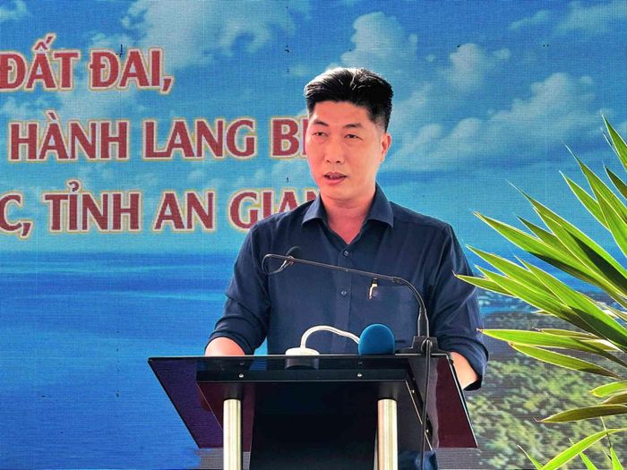 Ông Nguyễn Lê Quốc Toàn - Phó Chủ tịch UBND Đặc khu Phú Quốc phát biểu tại buổi lễ.