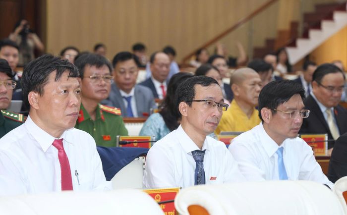 Hoạt động thảo luận, chất vấn diễn ra sôi nổi tại Kỳ họp thứ Năm, HĐND tỉnh Quảng Ngãi