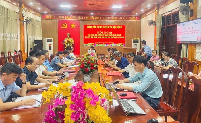 Hội nghị tập huấn, bồi dưỡng theo hình thức trực tiếp kết hợp trực tuyến cho đại biểu HĐND các cấp