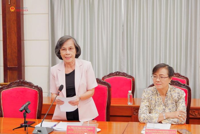 Nguyên Chủ tịch HĐND TP. Hồ Chí Minh Phạm Phương Thảo phát biểu. Ảnh: Hoa Lê