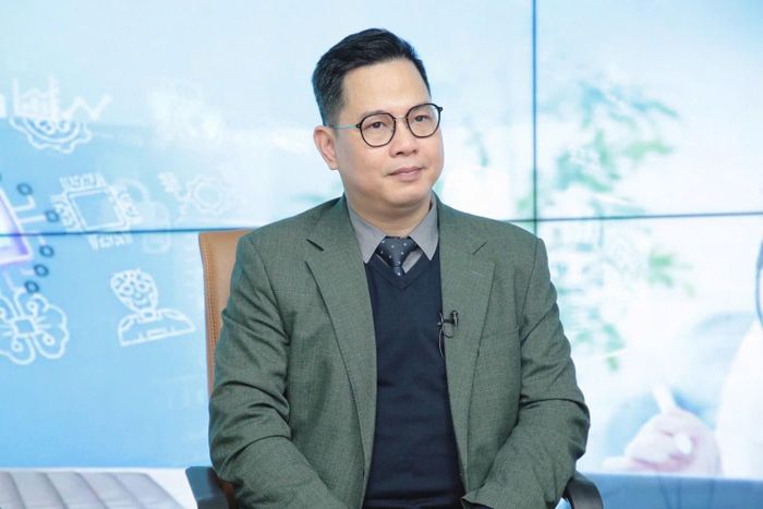 PGS.TS Trần Thành Nam, Hiệu trưởng Trường Đại học Giáo dục - Đại học Quốc gia Hà Nội - tác giả bài viết (Ảnh: Duy Thông)