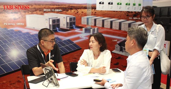 Nhu cầu đầu tư điện mặt trời tăng, nhưng doanh nghiệp vẫn chờ các quy trình cấp phép, an toàn xây dựng và phòng cháy chữa cháy được đồng bộ hơn.