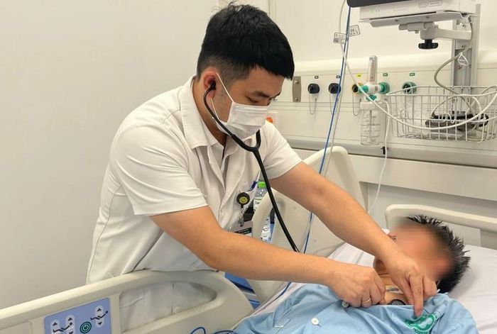 Nạn nhân được điều trị tại Bệnh viện Bạch Mai cơ sở Ninh Bình. Ảnh: Bệnh viện Bạch Mai
