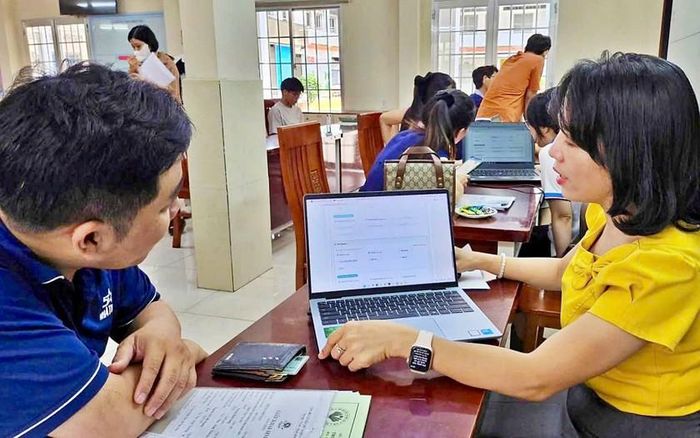 Trường trung học phổ thông tại Thành phố Hồ Chí Minh tổ chức tư vấn học sinh chọn môn lựa chọn.