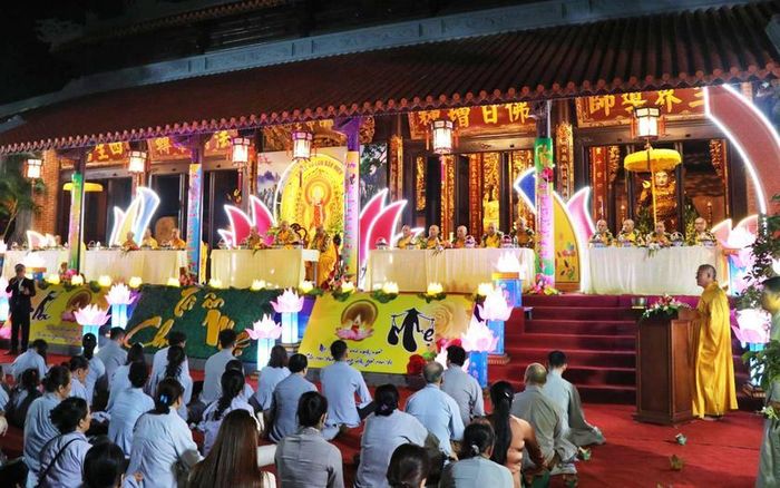 Hoạt động Vu lan báo hiếu diễn ra trong tháng 7 âm lịch năm Bính Ngọ, gắn với đạo lý hiếu nghĩa, uống nước nhớ nguồn, đền ơn đáp nghĩa của dân tộc Việt Nam.