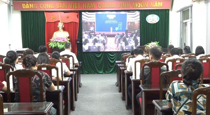 Các đại biểu tham dự điểm cầu tỉnh.