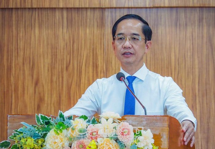 Đồng chí Hồ Thanh Thủy, Phó Bí thư Tỉnh ủy, Chủ tịch Ủy ban MTTQ Việt Nam tỉnh Cà Mau, phát biểu tại hội nghị công bố Quyết định của Ủy ban Trung ương MTTQ Việt Nam về công tác cán bộ sáng 20/7.