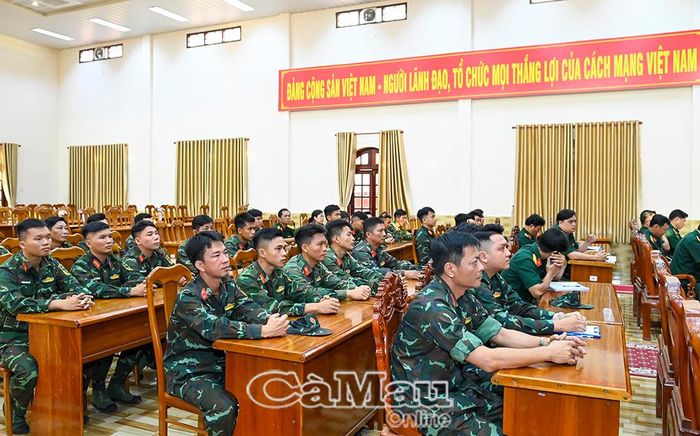 Lực lượng cán bộ, chiến sĩ tham gia lễ xuất quân hành quân dã ngoại về nguồn kết hợp làm công tác dân vận giai đoạn 1 năm 2026.