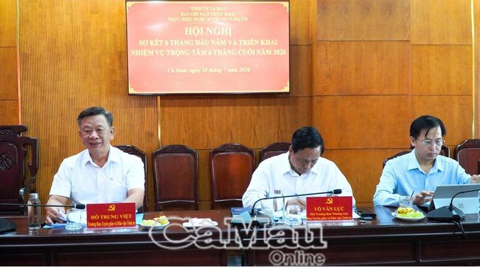 Đồng chí Hồ Trung Việt, Trưởng Ban Tuyên giáo và Dân vận Tỉnh ủy, tham dự hội nghị.