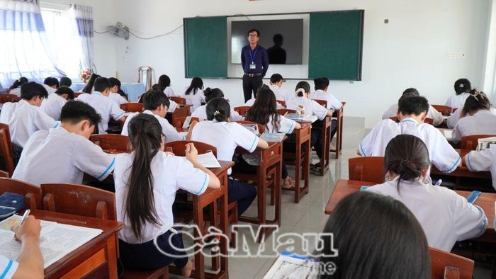 Học sinh Cà Mau học tập trong môi trường giáo dục ngày càng được đầu tư, hoàn thiện.