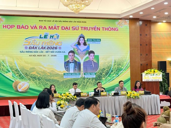 Ban Tổ chức chủ trì Họp báo. Ảnh: H.THOAN