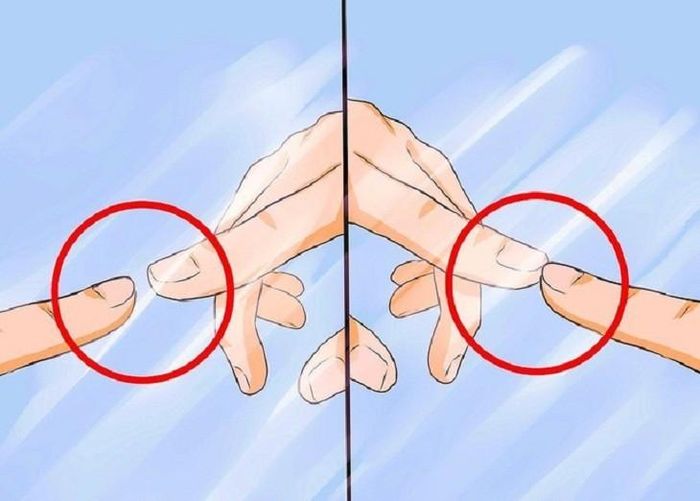 Gương hai chiều là một trong những yếu tố khiến nhiều người lo ngại khi lưu trú tại khách sạn. Ảnh minh họa.