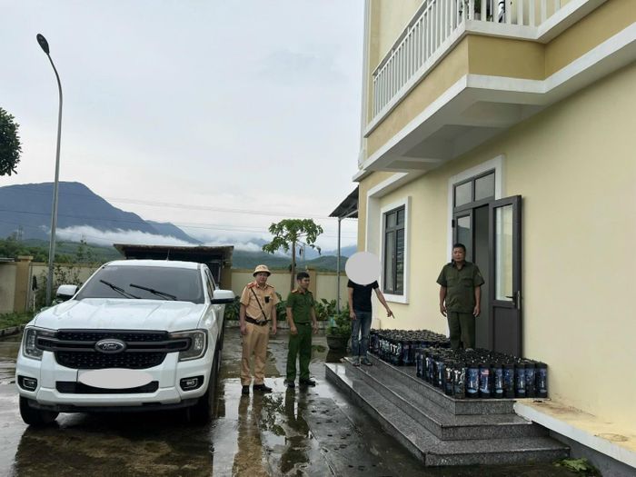 Phương tiện và tang vật vi phạm (ảnh: Công an Quảng Ninh).