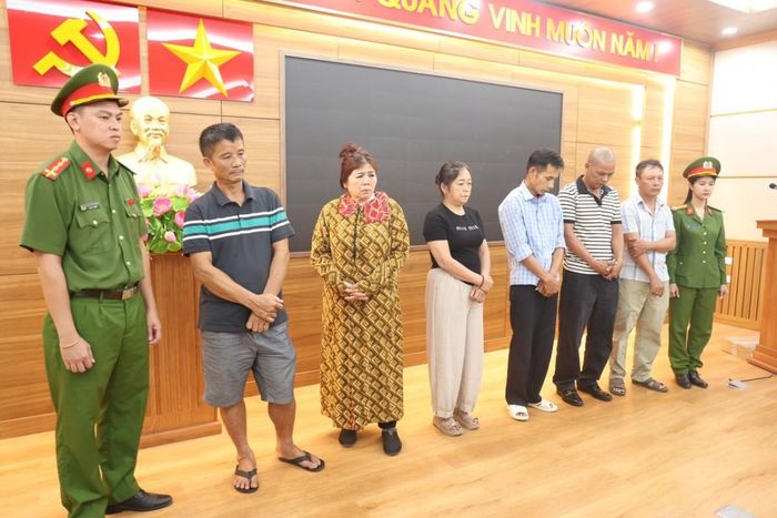 Khởi tố bị can đối với 6 đối tượng về hành vi đã đưa ra thị trường tiêu thụ hơn 250 tấn lợn nhiễm bệnh-(Ảnh: Công an tỉnh Quảng Trị cung cấp)