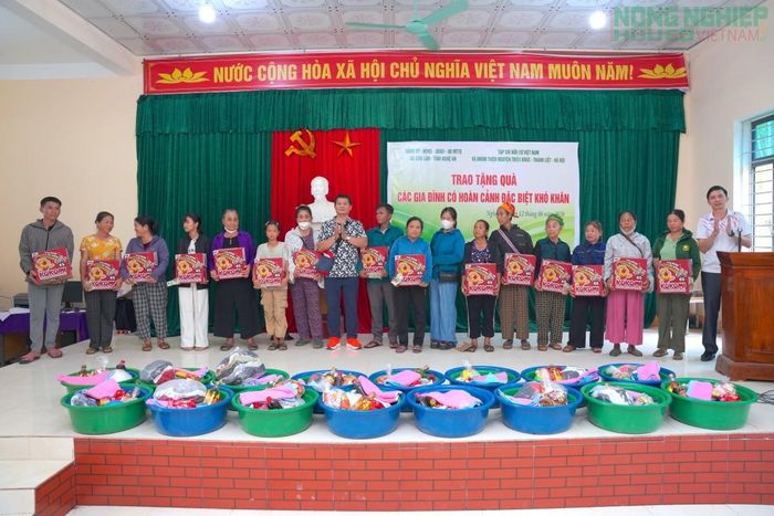 Nhiều năm qua, Nhóm thiện nguyện Triều Khúc, phường Thanh Liệt, Hà Nội đã luôn đồng hành, giúp đỡ, sẽ chia với nhiều hoàn cảnh khó khăn, yếu thế trên địa bàn cả nước.