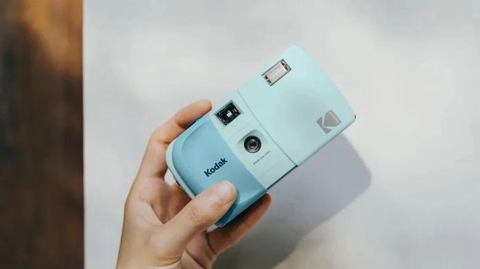 Kodak EC35 - máy ảnh phim nhỏ gọn, nhiều màu sắc. (Ảnh: Reto)