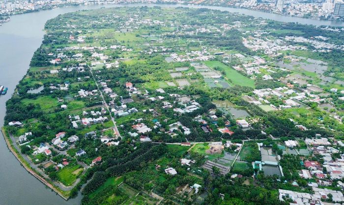 Bán đảo Thanh Đa là một trong những khu vực đặc biệt nhất của TP.HCM, nằm ngay khu trung tâm, bao quanh bởi sông Sài Gòn, là mảng xanh lớn nhất hiện nay.