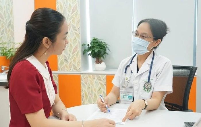 Người dân kiểm tra sức khỏe định kỳ tại bệnh viện tuyến trung ương. (Ảnh minh họa)