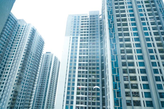 Thấm dột mùa mưa bão cần được xử lý ngay để bảo vệ kết cấu nhà.