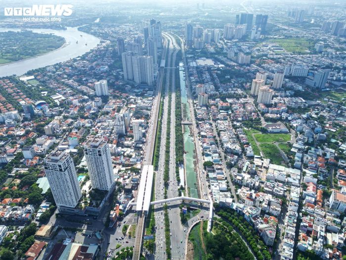 Sau gần một năm triển khai, dự án cải tạo rạch Đá Đỏ với tổng mức đầu tư hơn 86,7 tỷ đồng đang dần hoàn thiện, góp phần nâng cao khả năng thoát nước, cải thiện môi trường và chỉnh trang đô thị khu vực phía Đông TP.HCM.