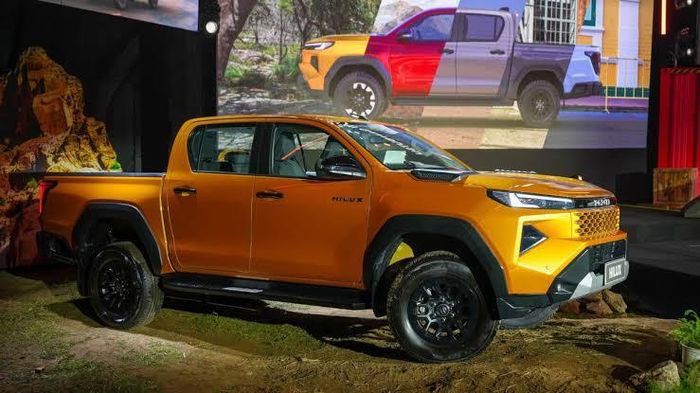 Toyota Hilux thế hệ mới ghi nhận đà bứt phá mạnh mẽ về doanh số.